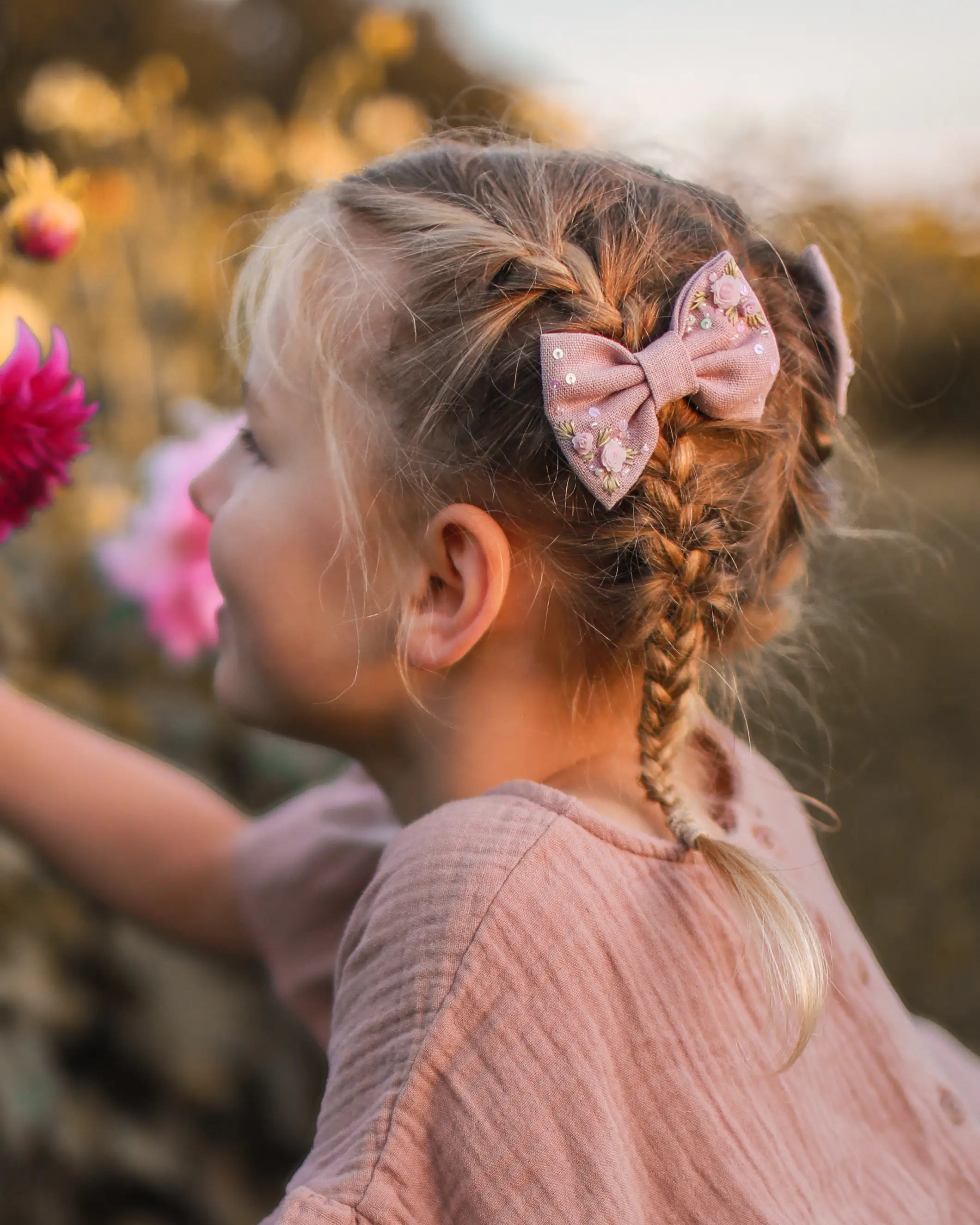 Handbestickte Haarspangen