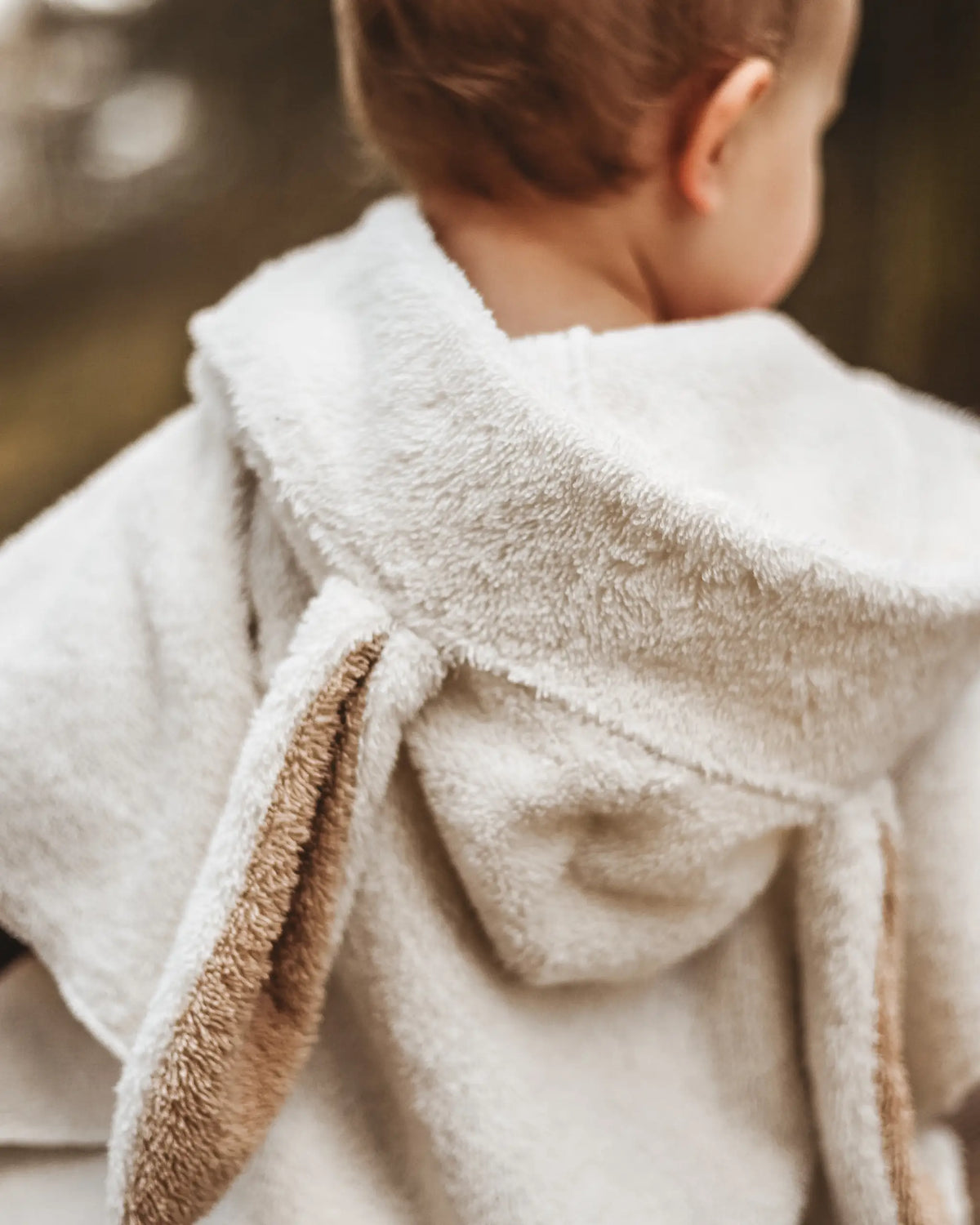 Baby Badeponcho aus hochwertigem Baumwollfrottee mit Hasenohren, warm, weich und praktisch für den Alltag mit kleinen Kindern