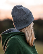 Nachhaltige Merinowoll-Beanie für Erwachsene, doppellagig gestrickt, wasserabweisend und angenehm warm ohne zu schwitzen.