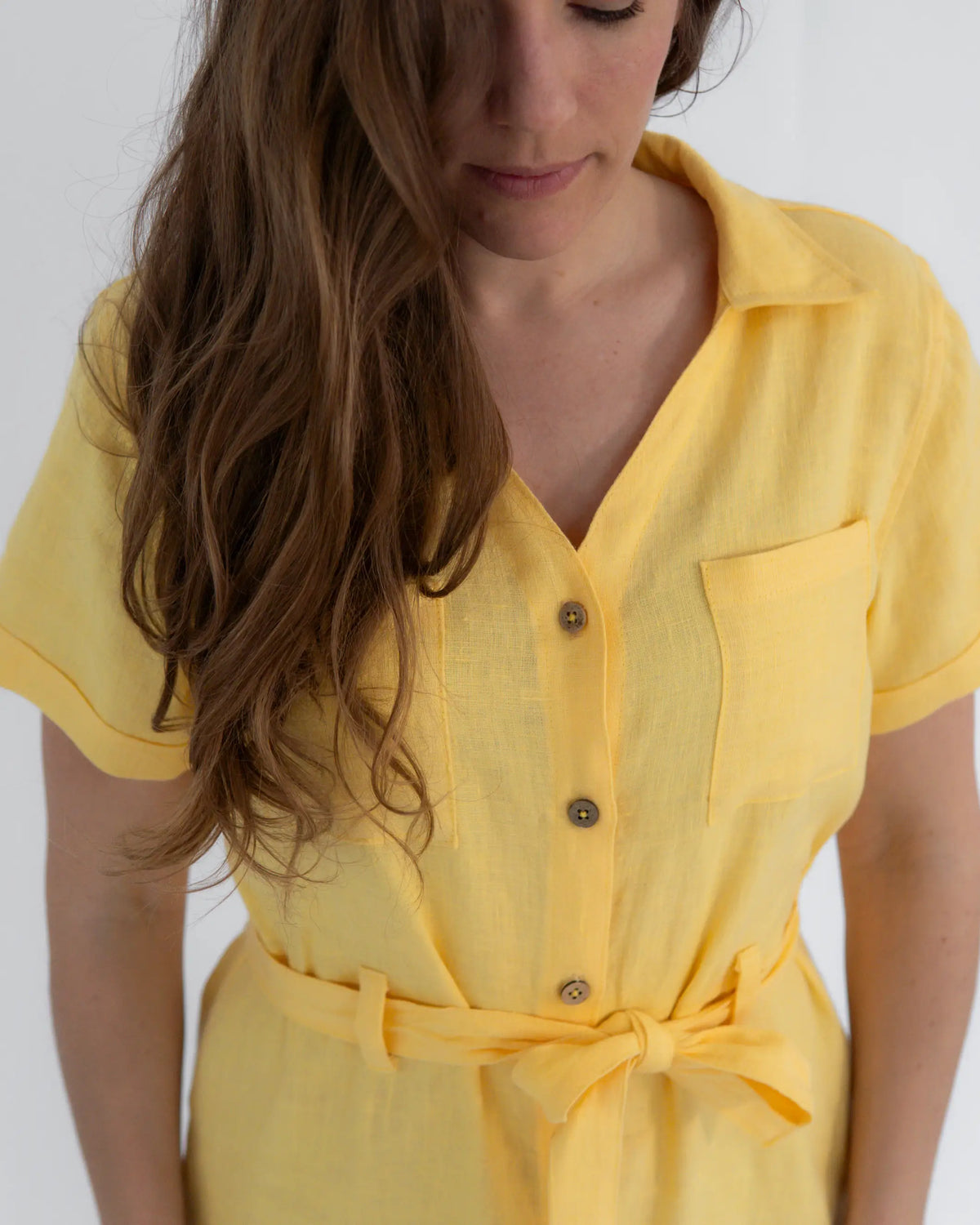 lockeres Hemdkleid aus gewaschenem Leinen für Damen, stilltauglich für Mamas, atmungsaktiv und bequem mit zeitlosem Schnitt
