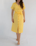 wadenlanges Hemdblusenkleid für Damen aus 100% Leinen in Midi-Länge, luftig, atmungsaktiv und feminin geschnitten für warme Sommertage