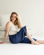 leichtes Sommeroutfit für Damen: Leinen Top und Culotte aus 100% Leinen, weite, wadenlange Sommerhose mit High Waist Schnitt, luftig und elegant für warme Tage.