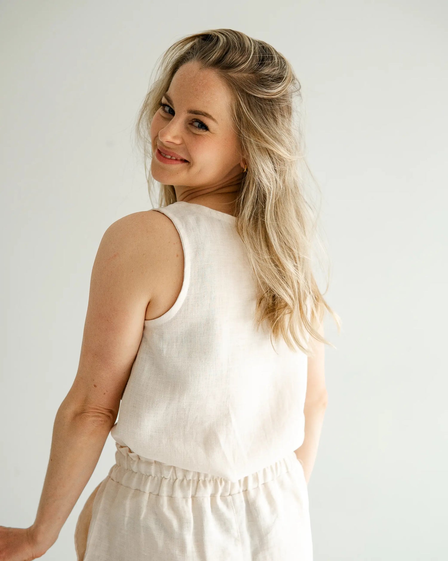 Leinen Tank Top für Damen aus gewaschenem Leinen, nachhaltig gefertigt, weich auf der Haut und angenehm kühlend im Sommer