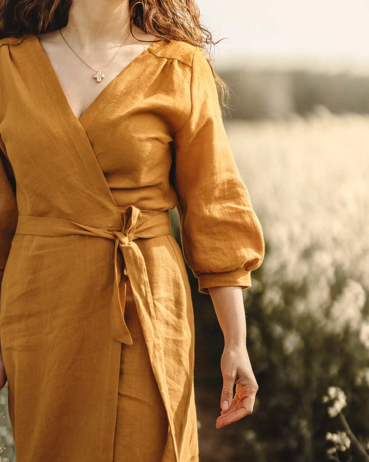 Wickelkleid für Damen aus 100% Leinen, luftig und weich, ideal als Sommerkleid ganz ohne Schwitzen aus kühlendem Leinenstoff