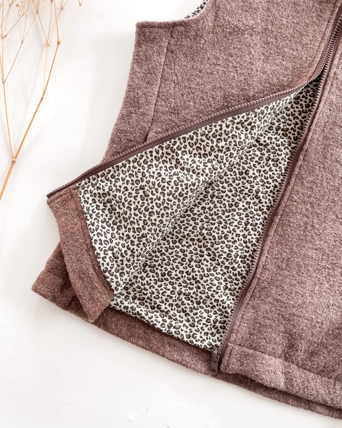 Wollwalk Weste für Damen mit Leoprint 
