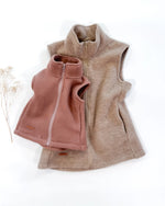 Nachhaltige Wollfleece Weste für Damen und Kinder mit Reißverschluss und Taschen, handgemacht in Deutschland aus 100% Merino Schurwolle