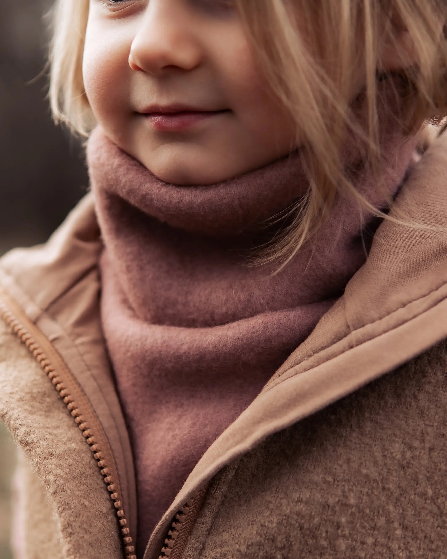 Kinder Loop aus Bio Merinowolle, weich und wärmend für Herbst und Winter, ideal für Kindergarten und draußen spielen