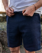 luftige Sommer Chinoshorts für Herren aus 100% Leinen, modern geschnitten und angenehm zu tragen