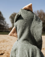 Badeponcho für Babys und Kinder mit Dinozacken aus Baumwoll-Frottee, schnelltrocknend und hautfreundlich, erleichtert das Abtrocknen nach dem Baden oder Schwimmen.
