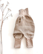 Baby Knickerbocker Leinen unisex mit Taschen, weiche und robuste Kinderhose für jede Jahreszeit, bequem und vielseitig kombinierbar.