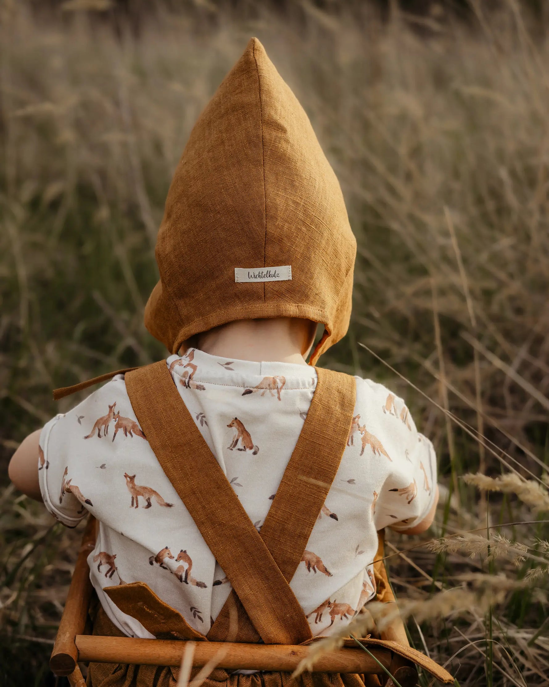 Pixiemütze aus Leinen für Babys und Kinder, leichte Zwergenmütze mit Zipfel und Bindebändern, atmungsaktive Sommermütze schützt Kopf vor Sonne und Wind.