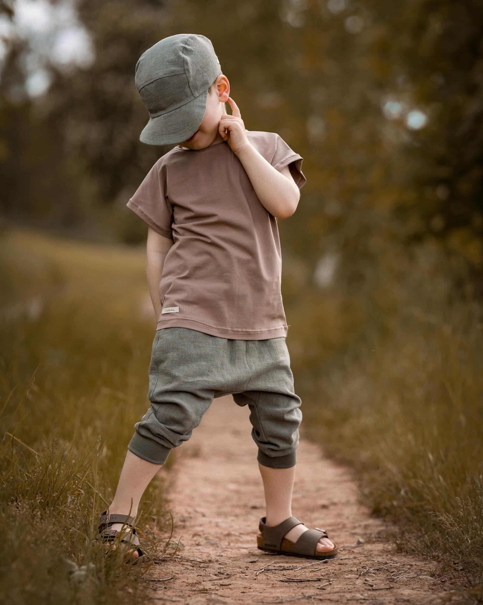 Bio Kinderkleidung aus Bio-Baumwolle und Leinen - Knickerbocker, Shirt, Leinen Cap
