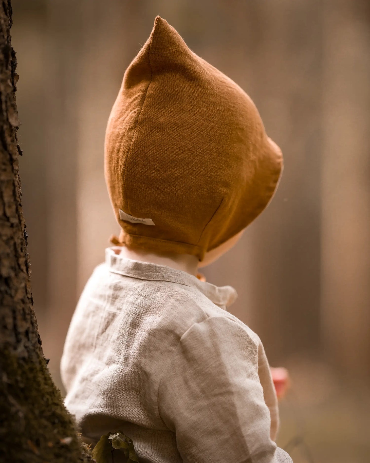 Kinder und Baby Zwergenmütze aus Leinen. Super als Outfit für ein Fotoshooting, Hochzeit, Geburtstag oder andere Feierlichkeiten. Die Zwergenhaube schützt  den Kopf gegen die Sonneneinstrahlung und ist schön leicht angenehm zu tragen.