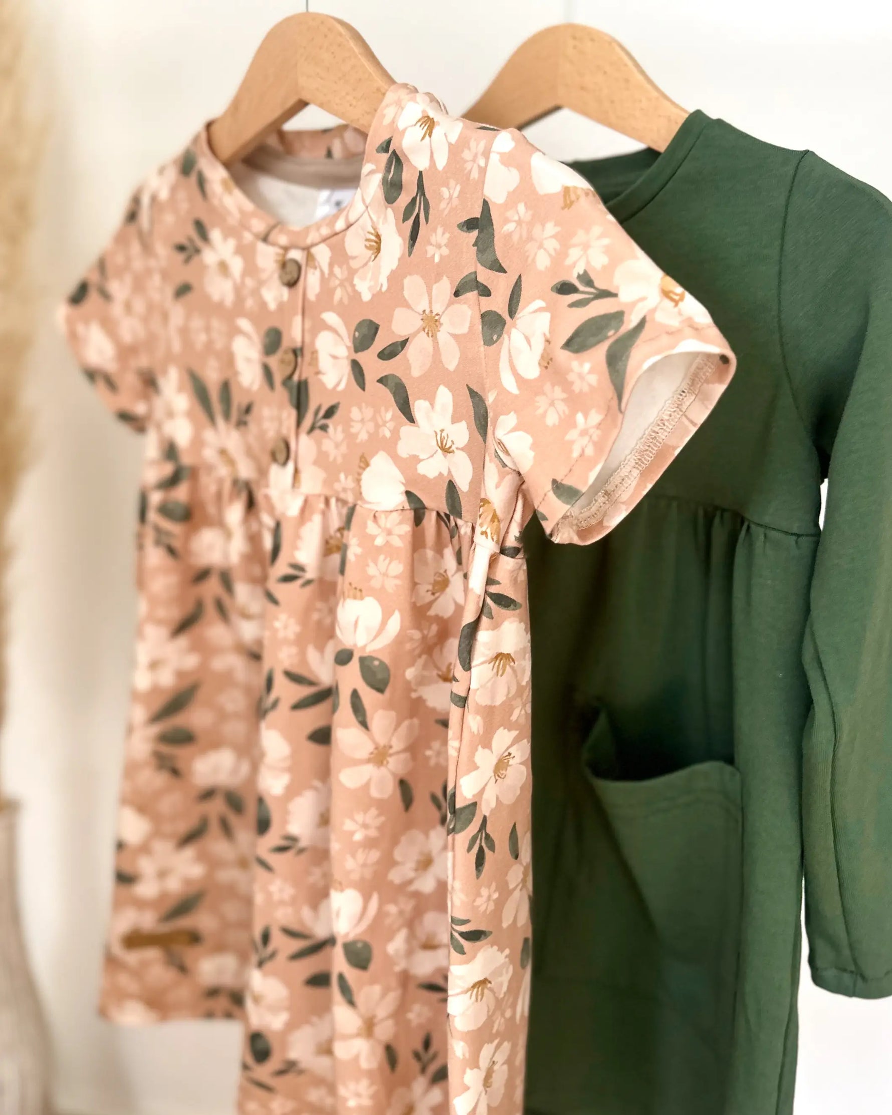 Nachhaltiges Kurzärmliges Mädchen Kleid aus weichem Bio Baumwolljersey für Kinder und Babys