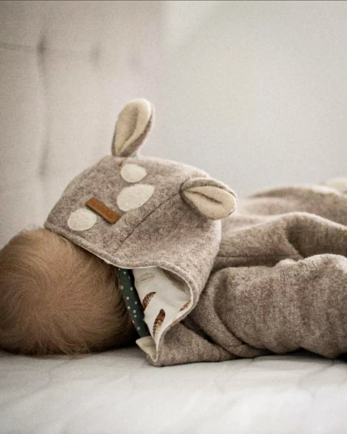 Reh Wollwalk Overall für Babys mit weichem Innenfutter, atmungsaktiv und perfekt für Kinderwagen oder Trage