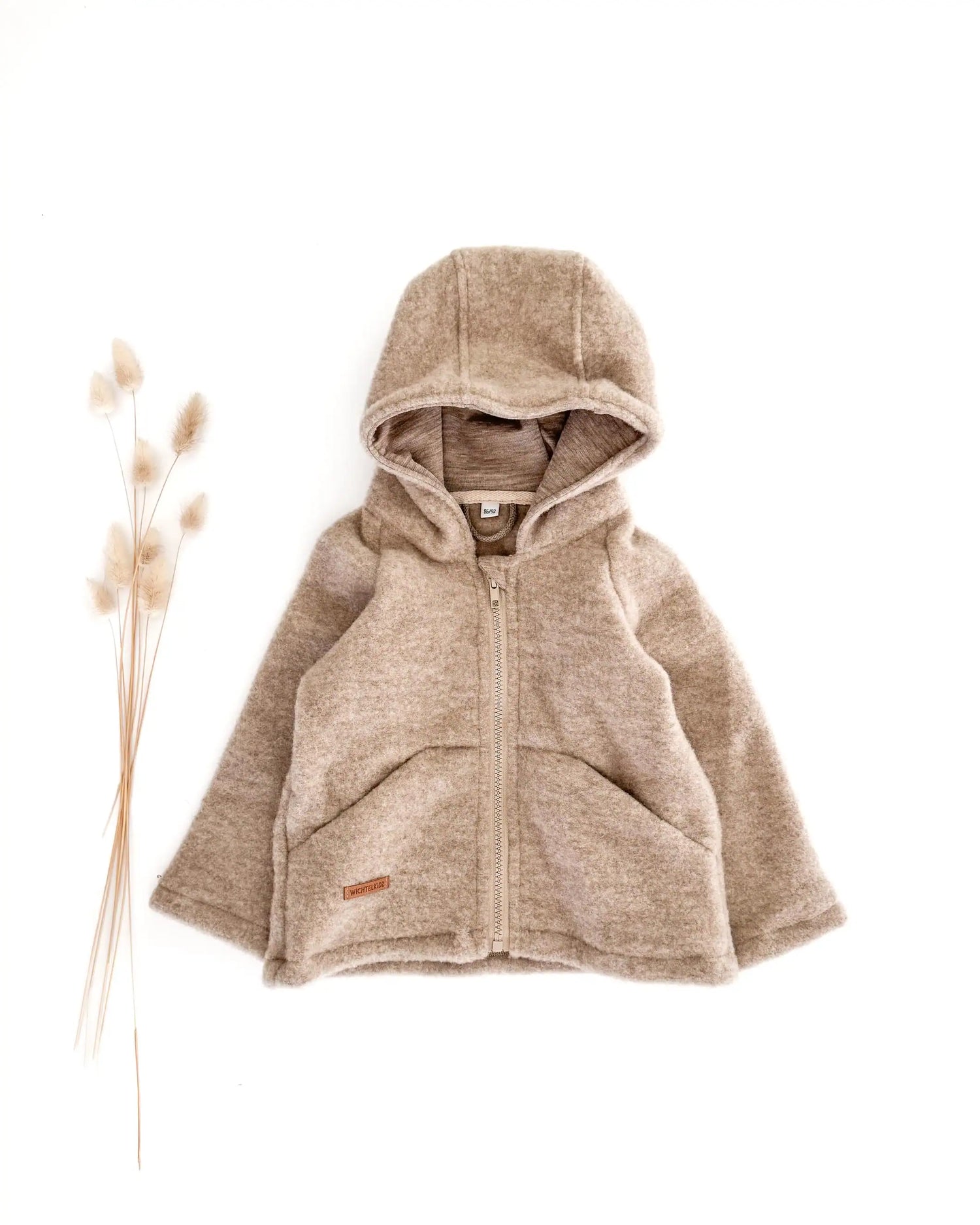 Kinder Wollfleece Jacke aus Bio Merinowolle in Sand Meliert, weich und atmungsaktiv für Alltag, Kindergarten und kühle Tage im Frühling und Herbst