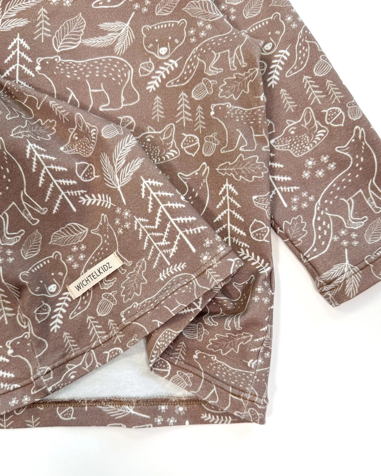 Kinder Basic Langarmshirt aus Bio-Baumwolle, elastisch und perfekt für Alltag, Kita und Freizeit
nachhaltiges Langarmshirt für Babys und Kinder, weich fallend und mit viel Bewegungsfreiheit