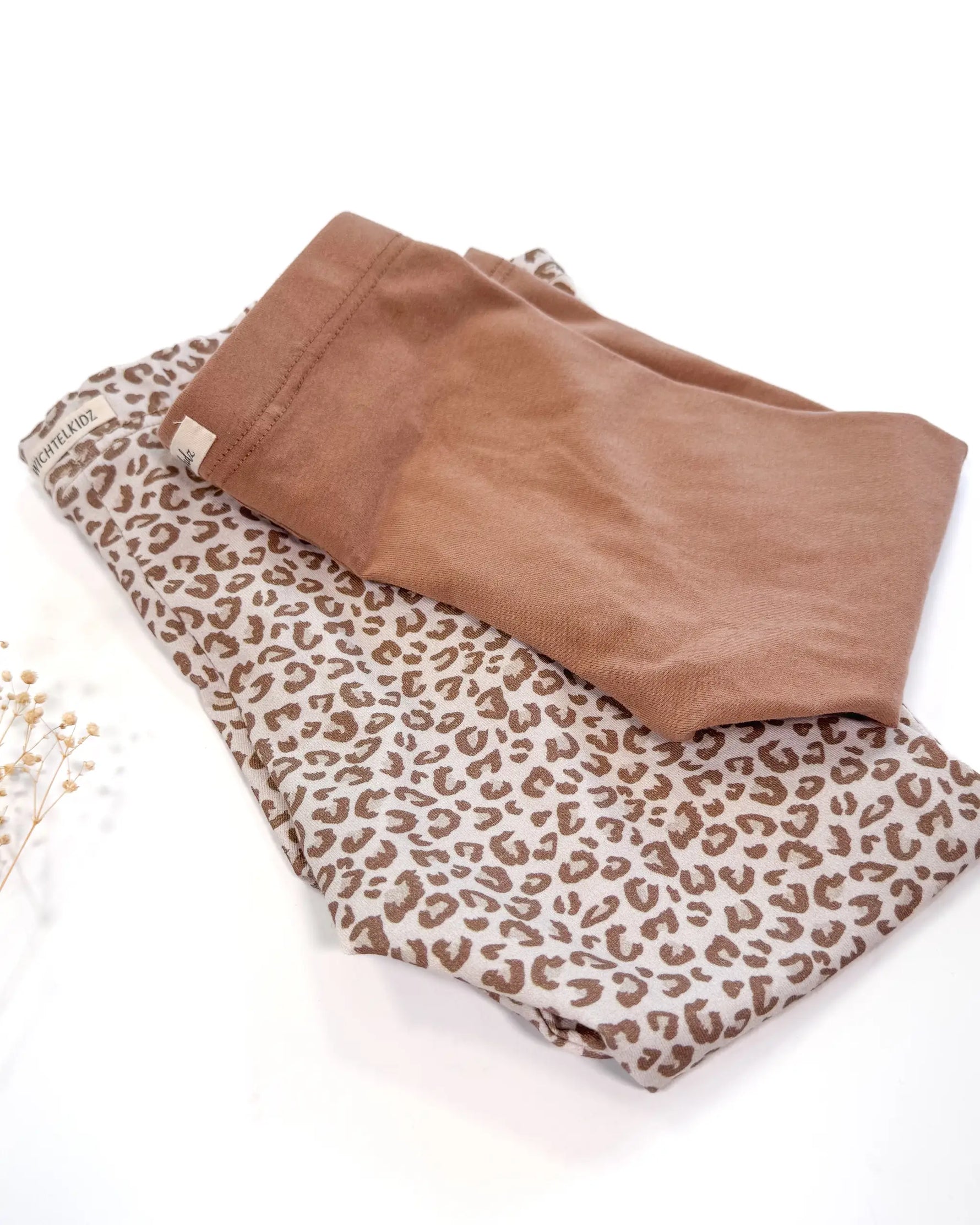 hochwertige Bio Leggings für Kinder, weich, atmungsaktiv und nachhaltig. Individuell in Deutschland gefertigt