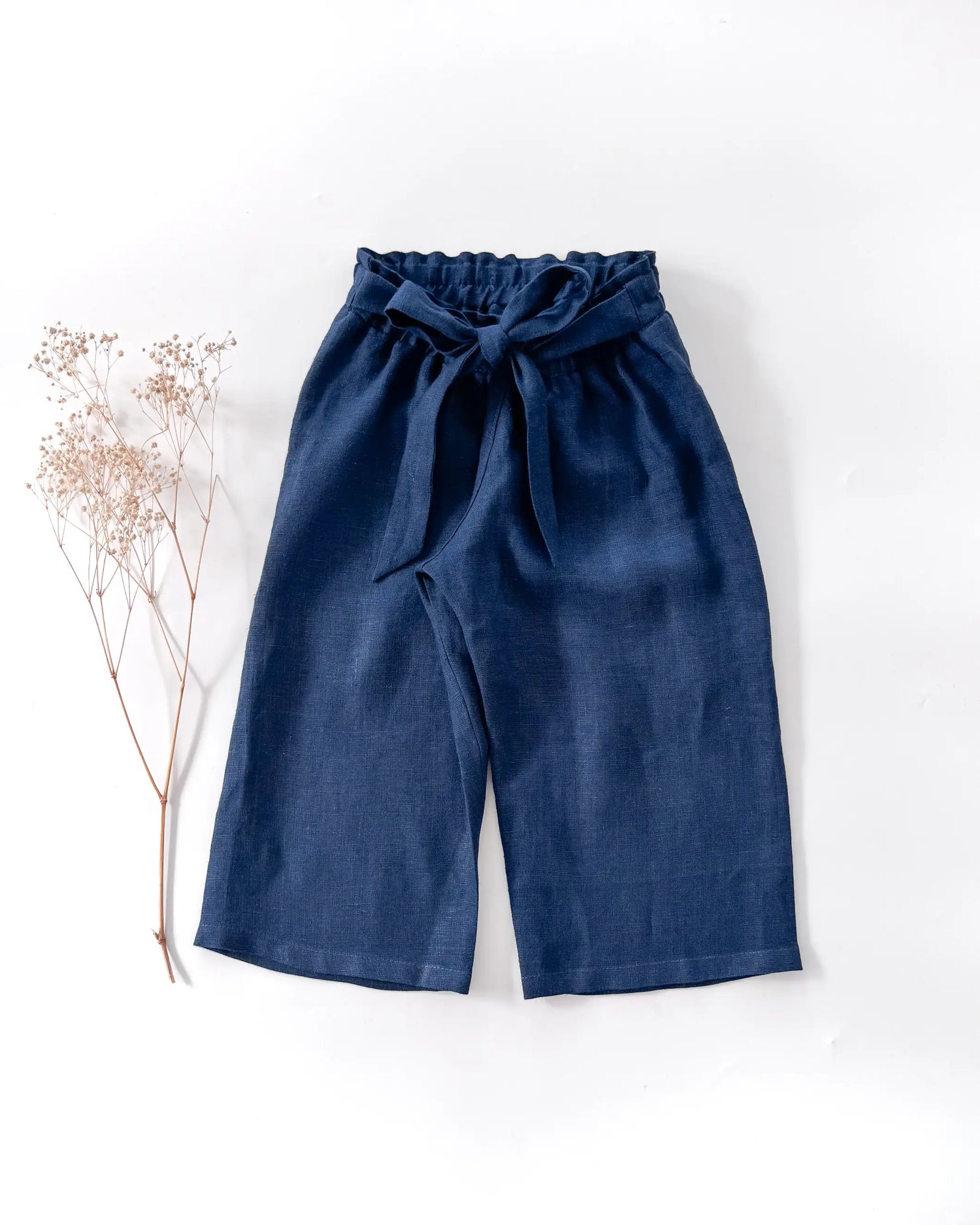 weite Leinen Culotte für Kinder aus 100% gewaschenem Leinen, luftig leicht und ideal für warme Sommertage