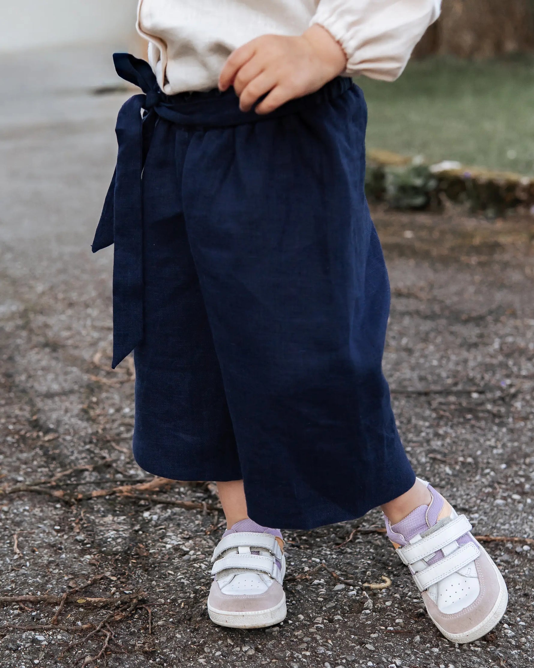  Leinen Sommerhose / Culotte für Mädchen, locker geschnitten und vielseitig kombinierbar für Alltag und Feste