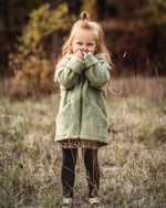 Kinder Wollfleece Jacke aus 100% Bio Merinowolle mit Reißverschluss und Taschen in Salbei