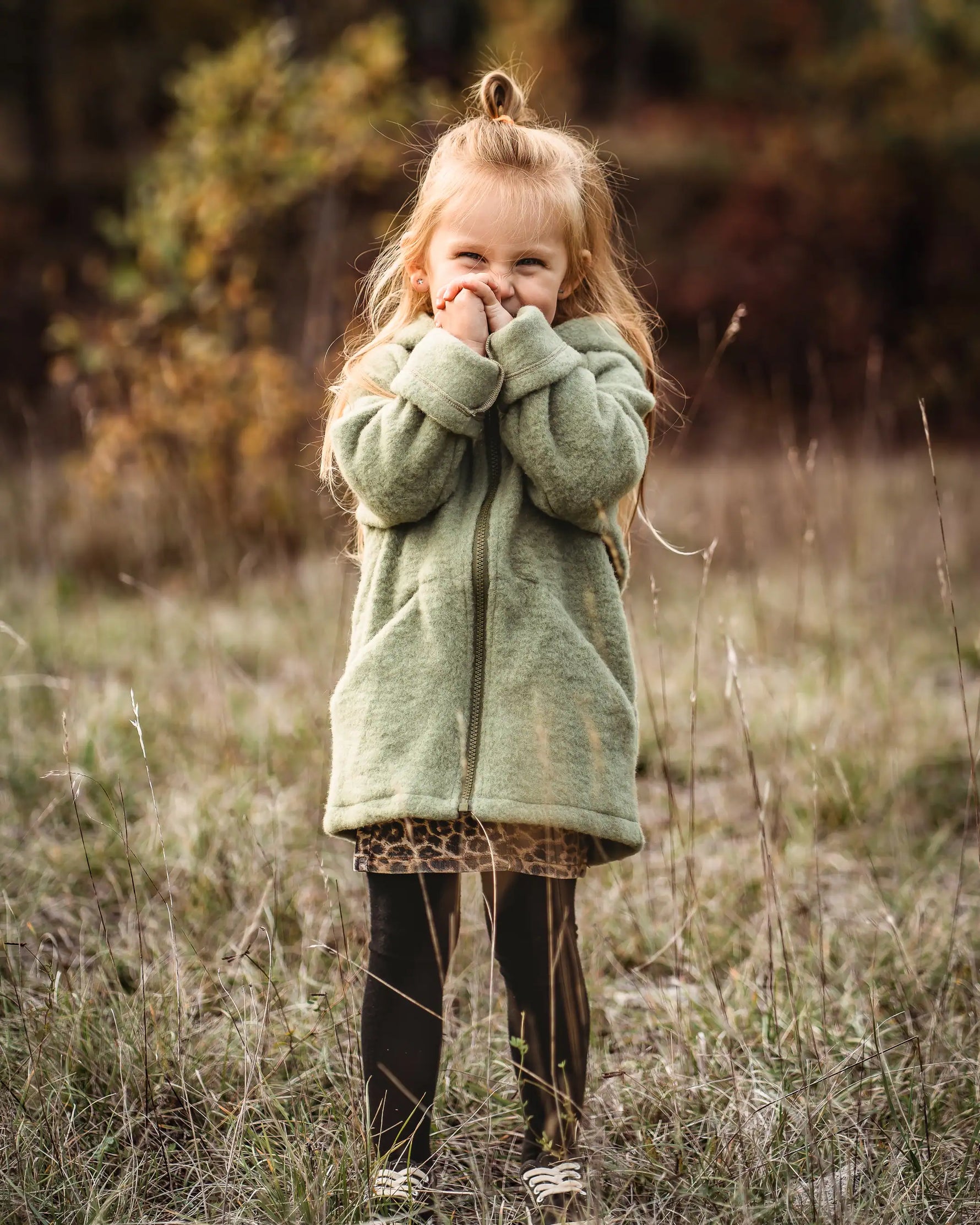 Kinder Wollfleece Jacke aus 100% Bio Merinowolle mit Reißverschluss und Taschen in Salbei