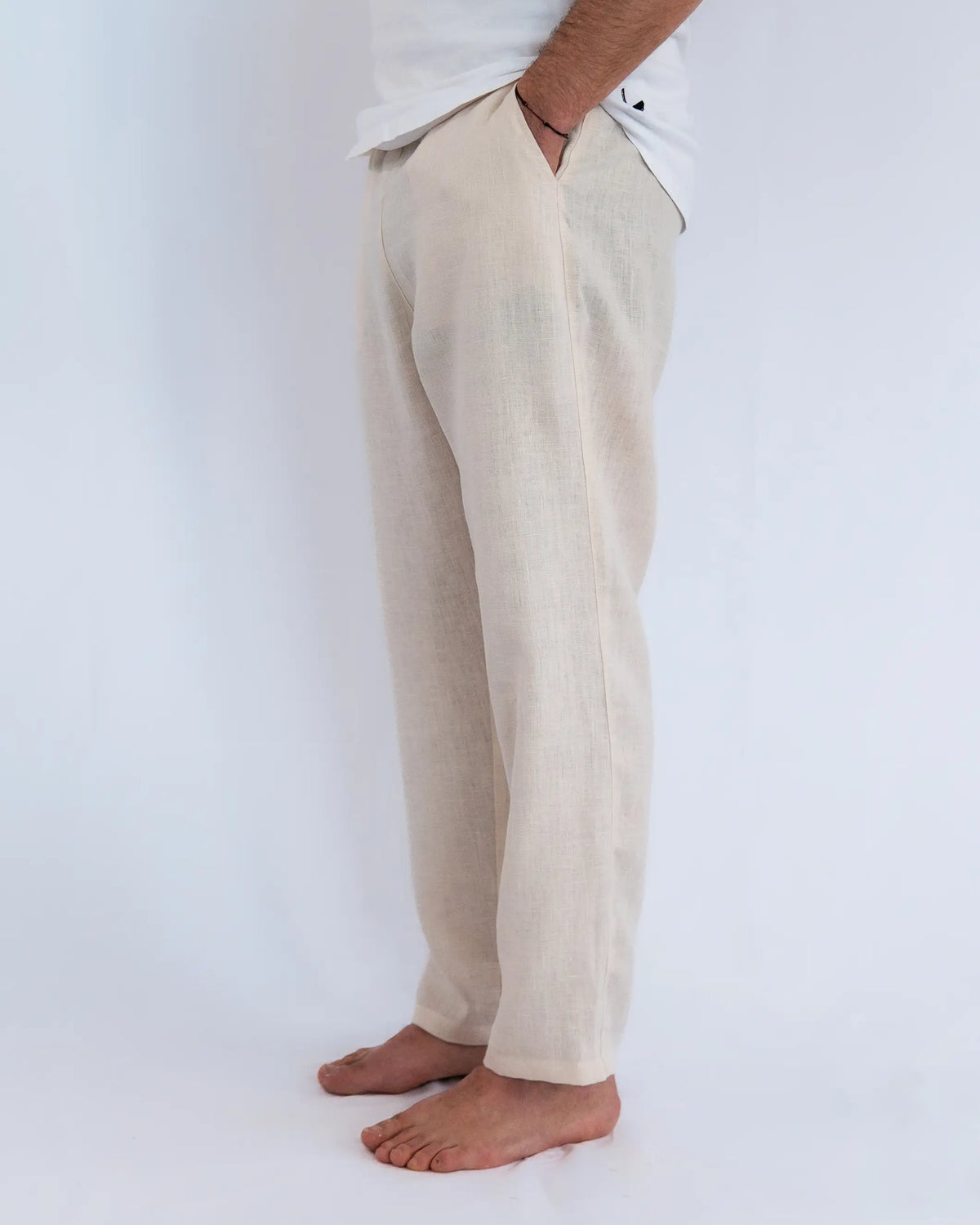 luftige lange Leinenhose für Herren mit elastischem Bund und seitlichen Taschen, bequem und funktional für den Alltag