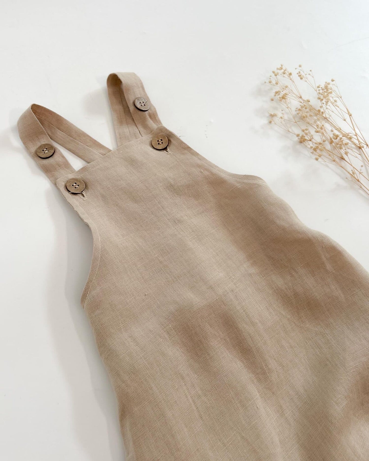 Sofortkauf: lange Leinen Latzhose/ Salopette in Sand, Gr. 86/92