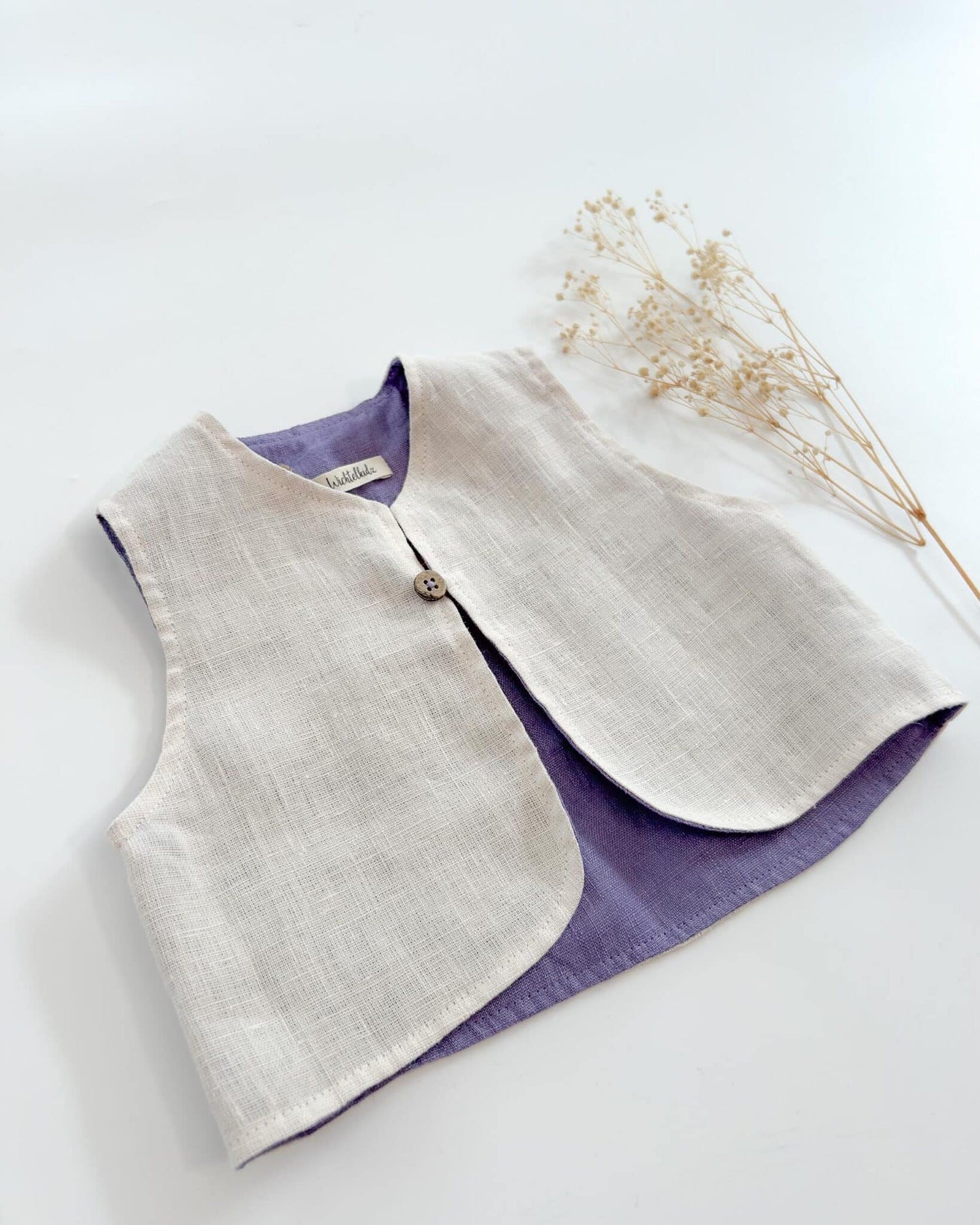 Sofortkauf: Leinen Weste in Wollweiß & Lavendel, Gr. 62/68