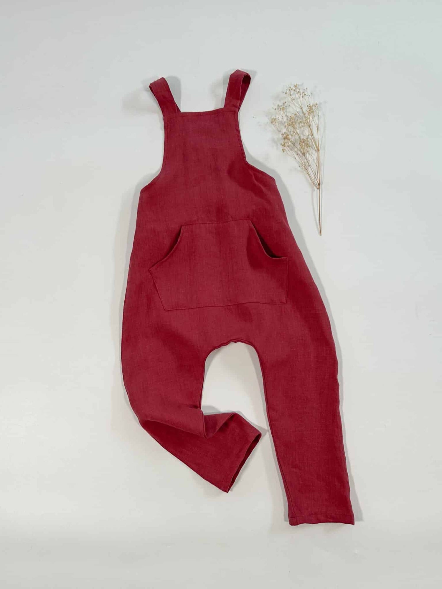 Sofortkauf: lange Leinen Latzhose/ Salopette mit Taschen in Himbeere, Gr. 110/116