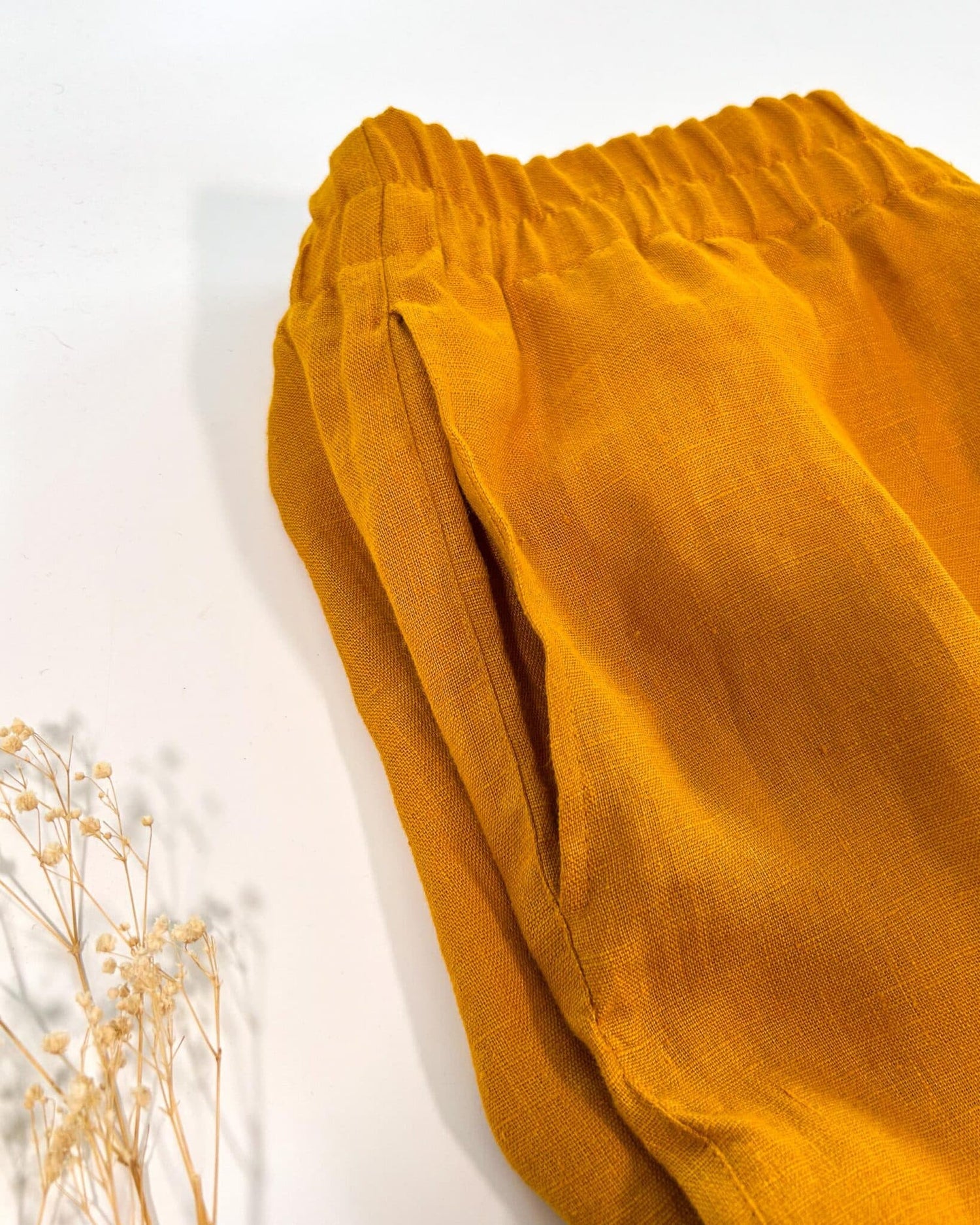 Sofortkauf: Damen Leinenhose mit weitem Bein und Taschen in Senf, Gr. L (42/44)