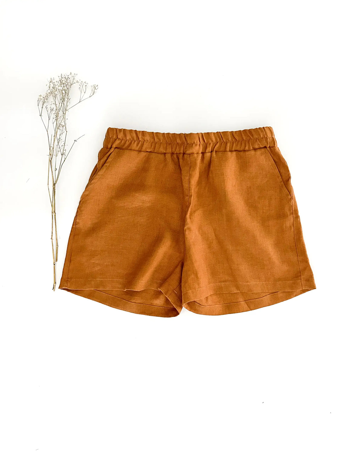 Damen Shorts Leinen mit Gummibund, atmungsaktiv und kühlend, ideal für warme Tage und Alltag.