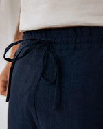 Herren Leinenhose mit Kordelzug aus Leinen zum Binden, bequem und vielseitig für sommerliche Outfits