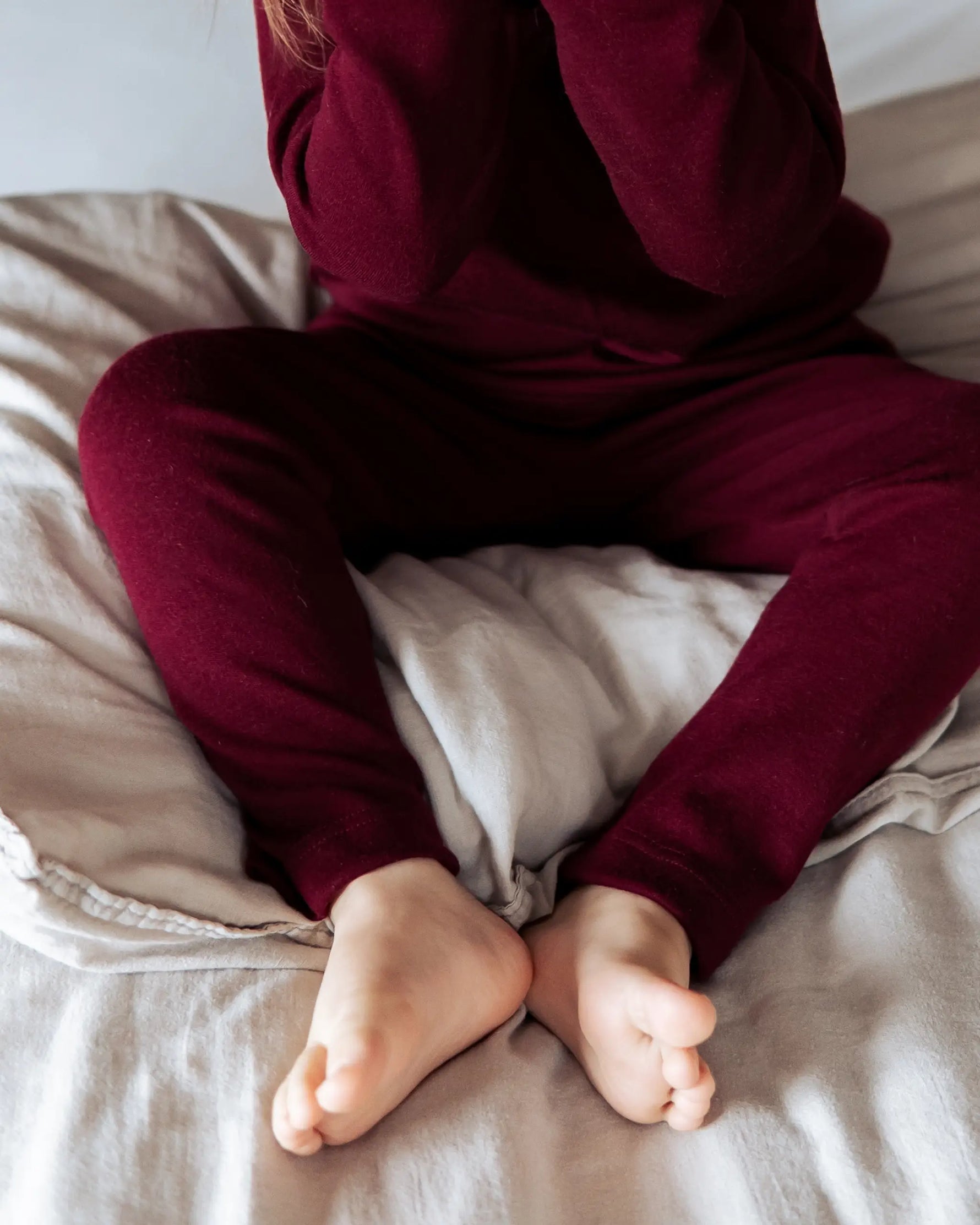 nachhaltige Kinderleggings aus mulesingfreier Merinowolle, langlebig, funktional und angenehm weich auf der Haut. Nachhaltige Merinohose für Mädchen und Jungen
