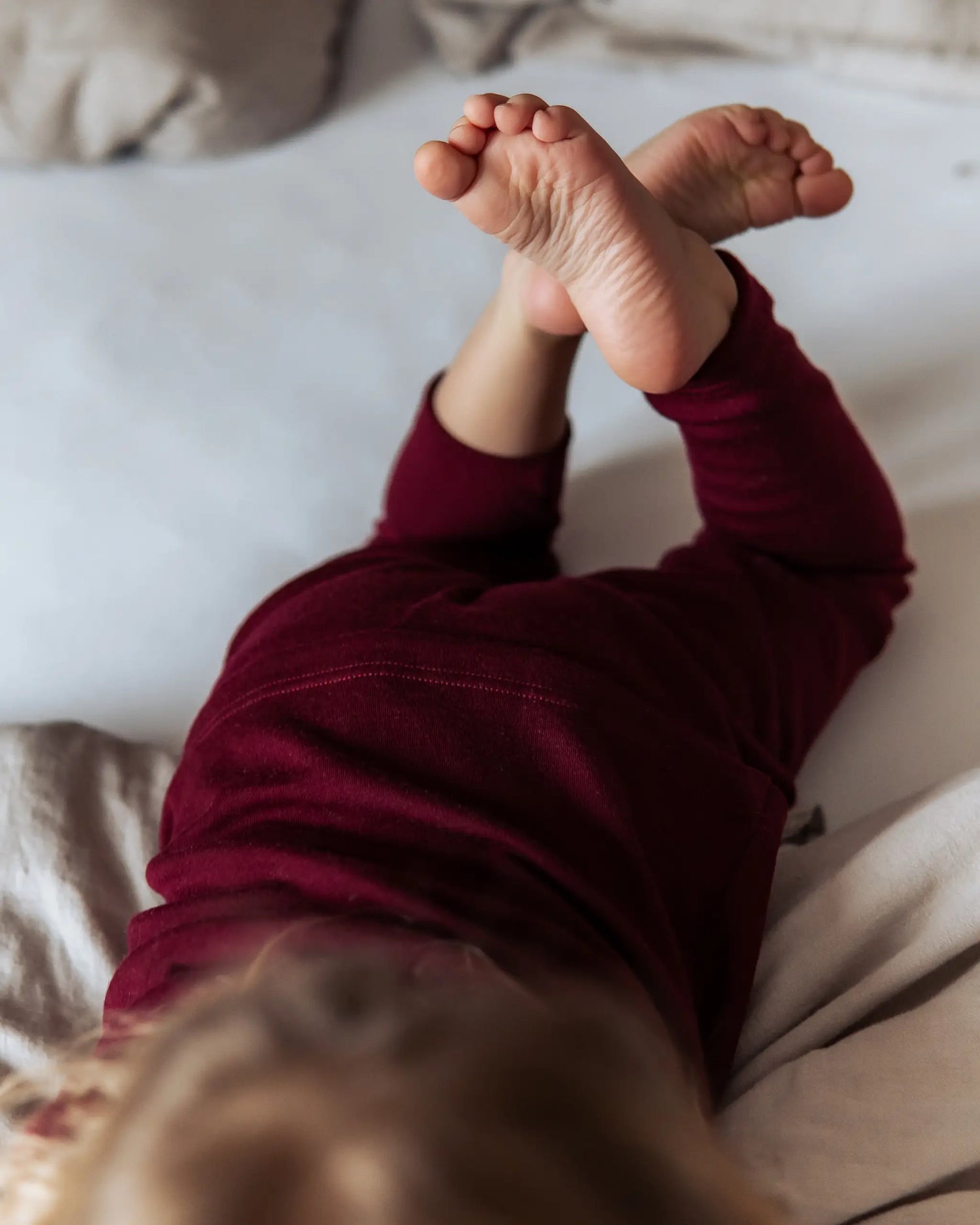 warme Merino Leggings für Kinder, feuchtigkeitsregulierend und bequem mit elastischem Bund ohne Zwicken. Ideal als Ski-Unterwäsche oder Kinder Wollhose für den Alltag