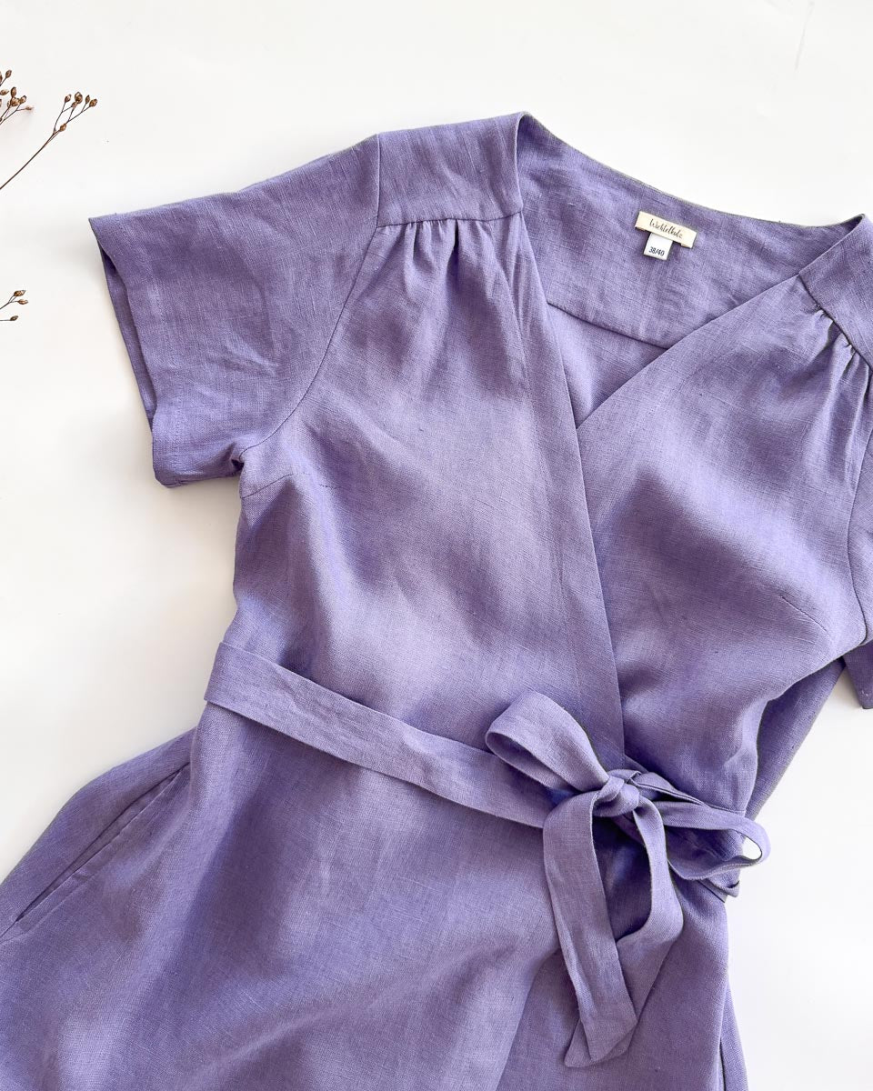 Sofortkauf: knielanges Damen Wickelkleid aus Leinen in Lavendel, Gr. M (42/44)