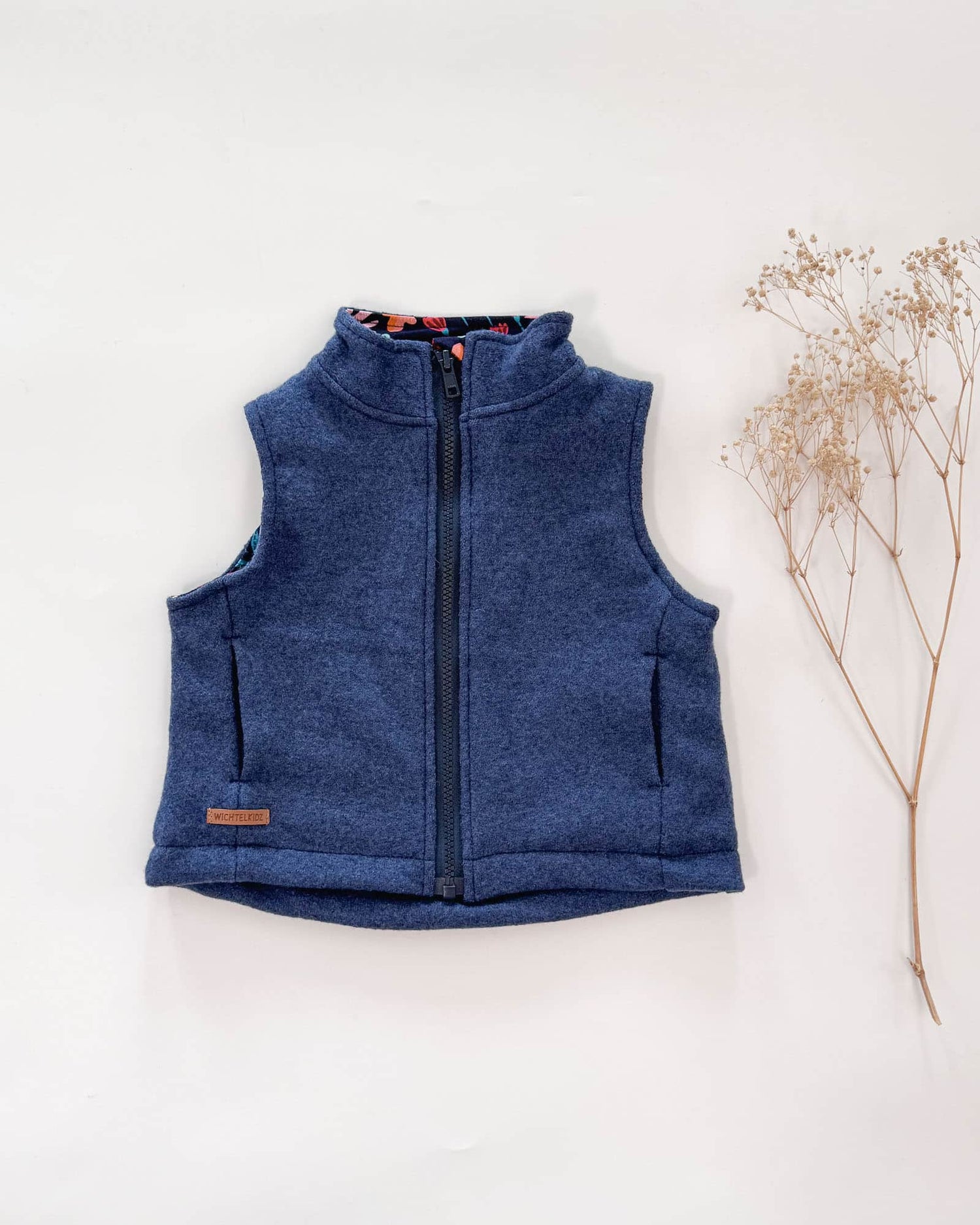 Sofortkauf: Merino-Walkweste mit Reißverschluss in Jeansblau/Flowerfield, Gr. 74/80