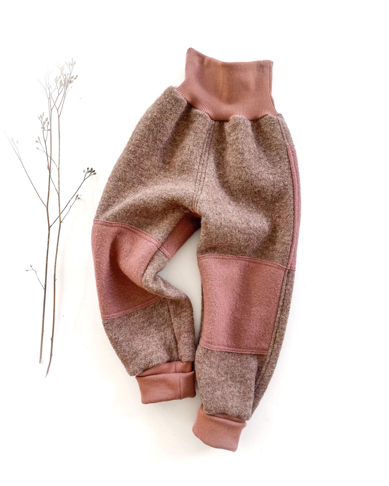 Sofortkauf: Walkhose in Altrosa mit Knie- & Pobelegen in Schlamm, Gr.110/116