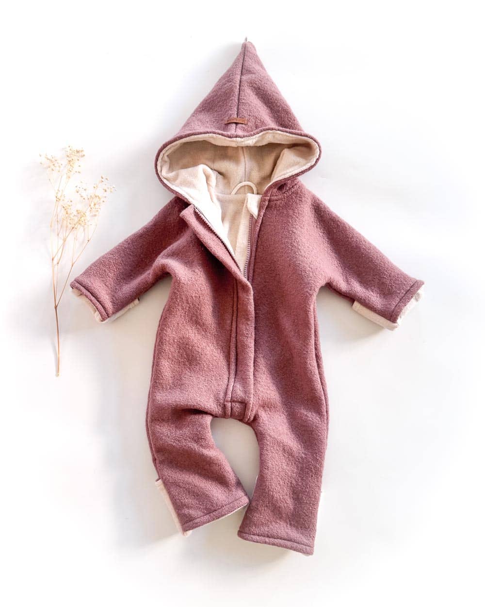 Sofortkauf: Walkoverall in Altrosa/Kuschelfleece creme mit Umschlagbündchen und Reißverschluss, Gr. 56/62