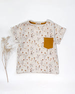 Sommer Shirt mit Blumenmuster und optionaler Brusttasche in passender Farbe aus weichem Bio Baumwolljersey