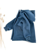 warme Walkjacke für Kinder aus Schurwolle mit mitwachsenden Merino-Bündchen verlängertem Rücken