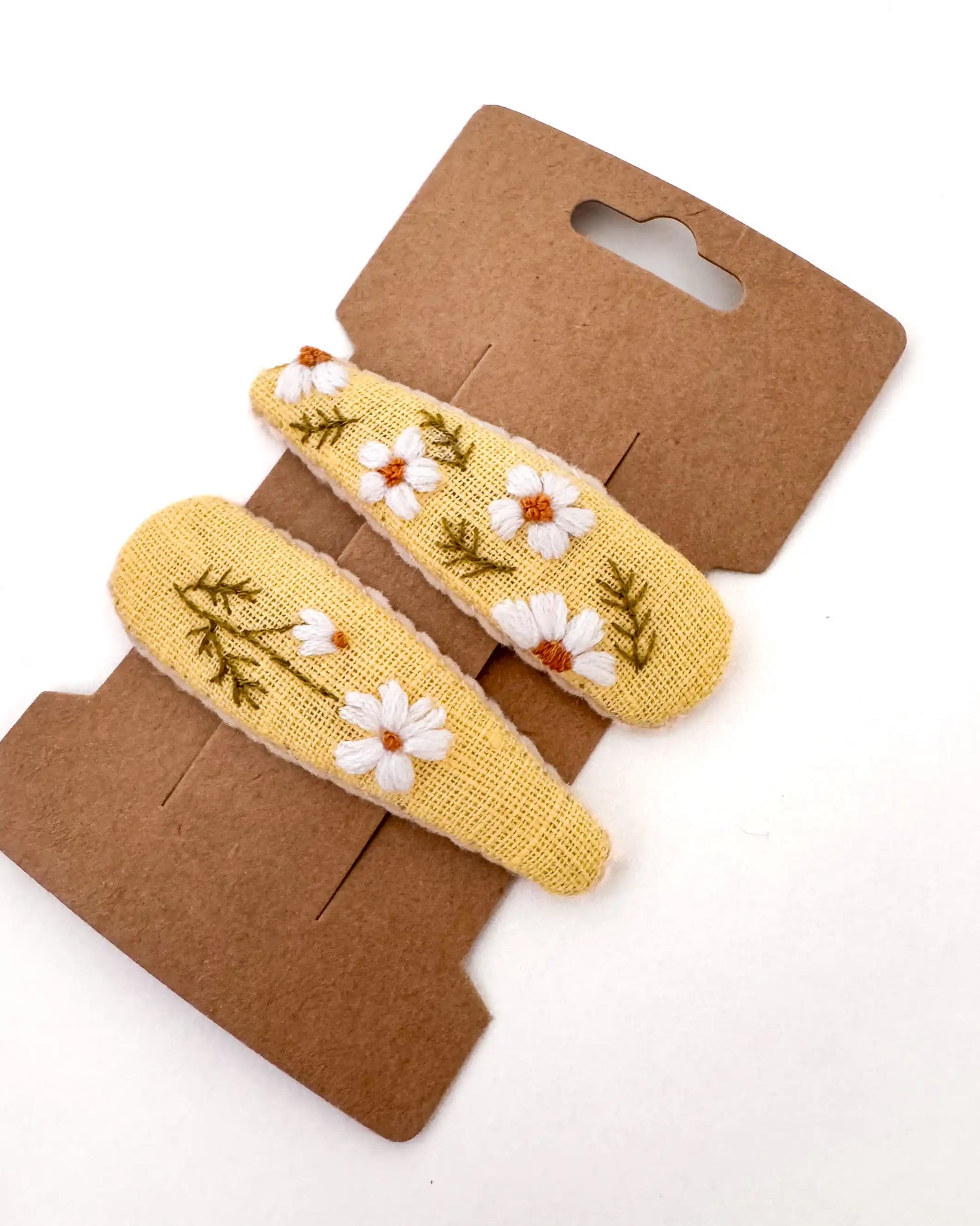 handbestickte Haarspangen 2er-Set – Buttergelb "Gänseblümchen"