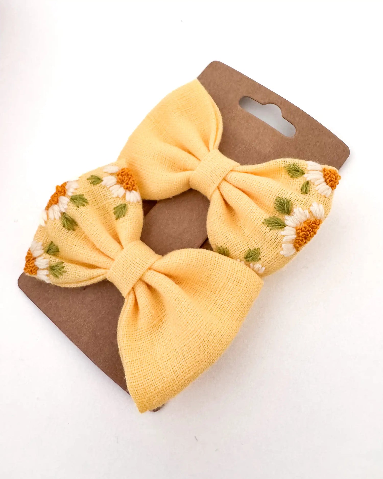 handbestickte Haarschleifen 2er-Set – Buttergelb "Blumen"