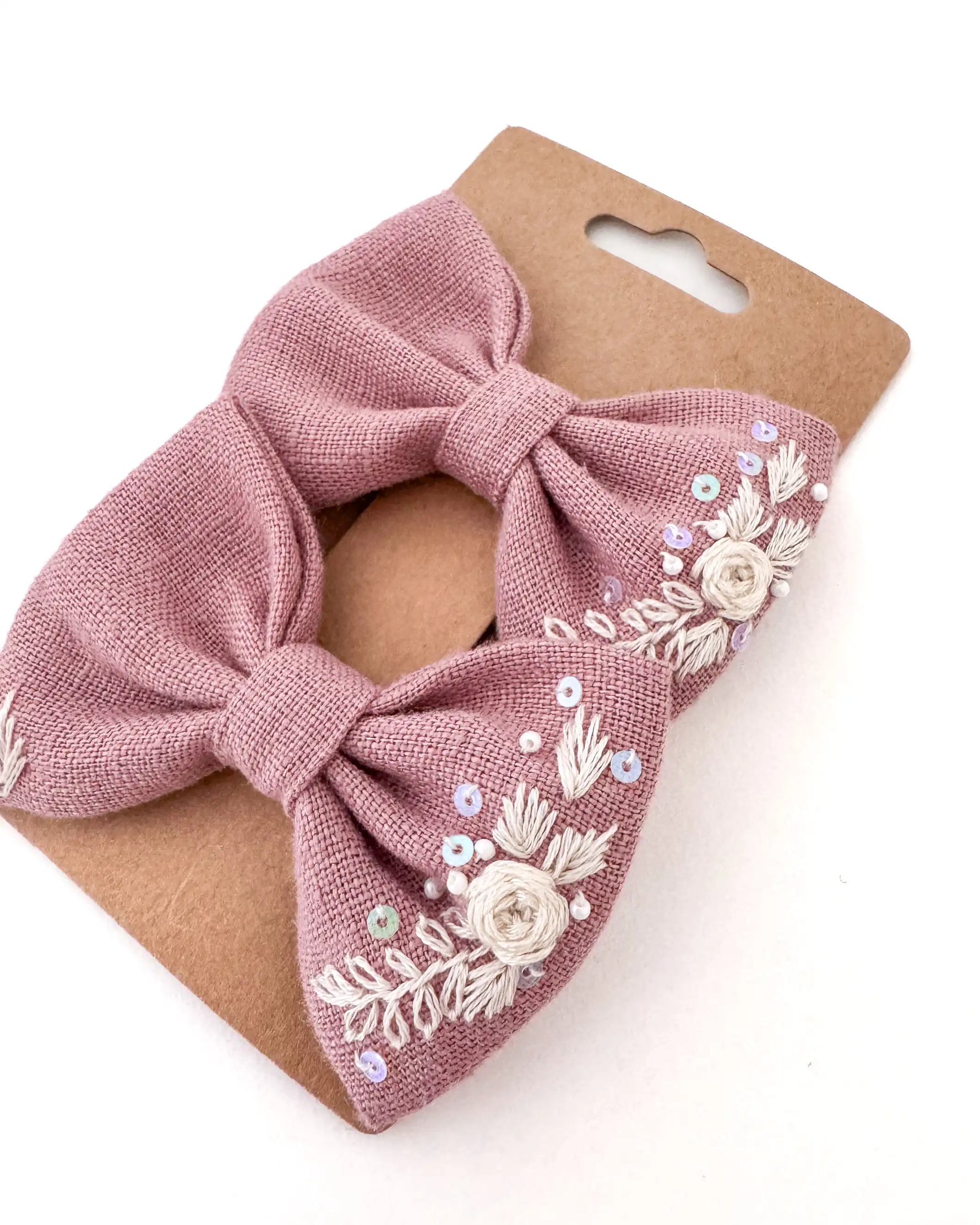 handbestickte Haarschleifen Kinder aus 100% Leinen im 2er Set, Haarspangen Mädchen mit stabilem Haarclip und bunten Motiven - perfekt für Hochzeit, Taufe, Einschulung und Feste