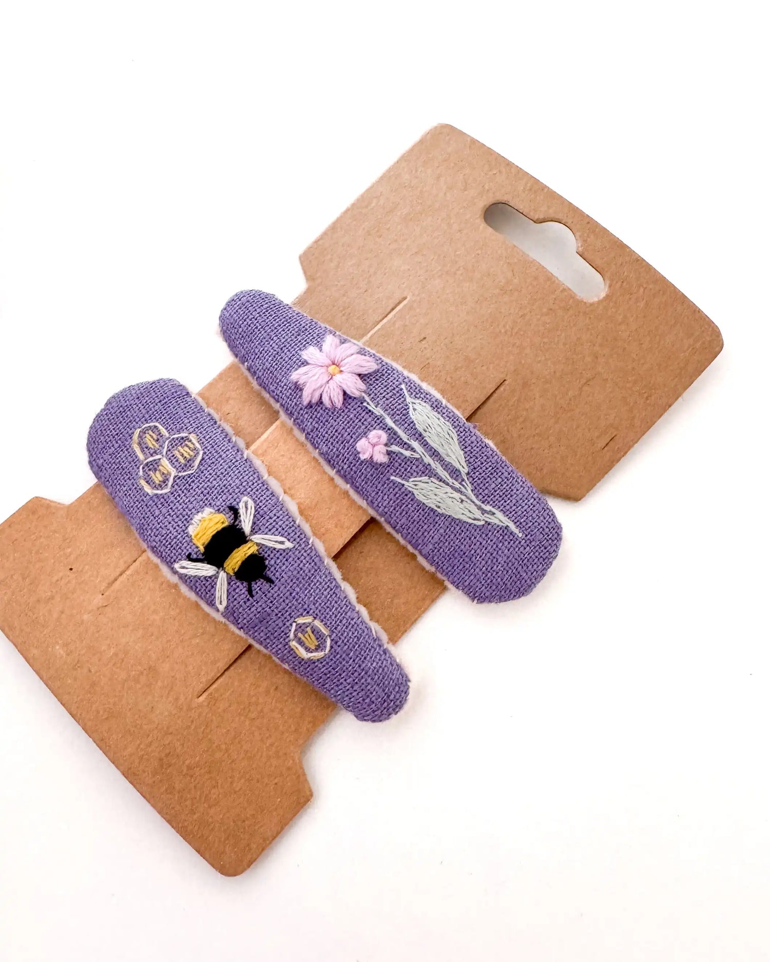 handbestickte Haarspangen 2er-Set – Lavendel "Biene"