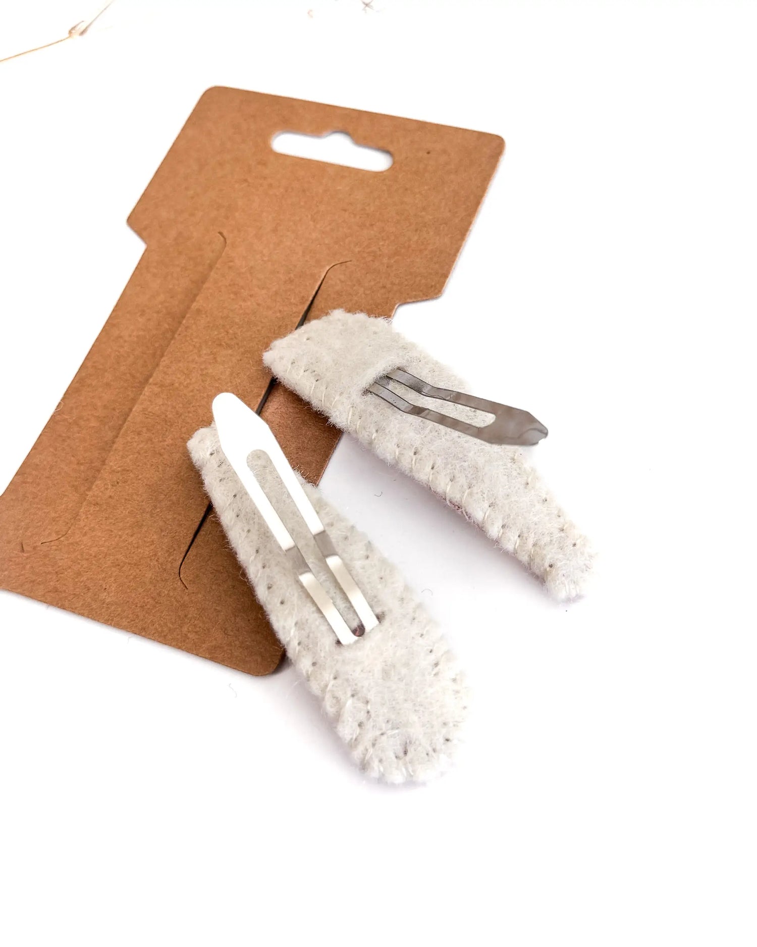 Haarclip als Spange für Mädchen aus Leinen mit Stickerei, perfekt als Haarschmuck für Hochzeit, Taufe, Einschulung, Geburtstag oder besondere Feiern