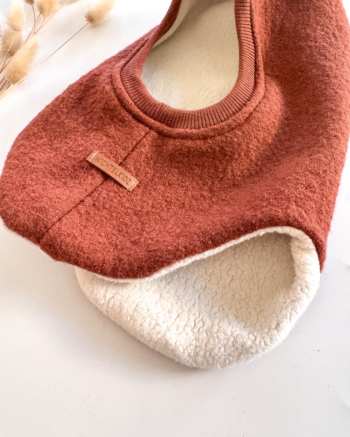 Sofortkauf: runde Wollwalk Schlupfmütze Rost/Kuschelfleece Creme, Gr. 48-50