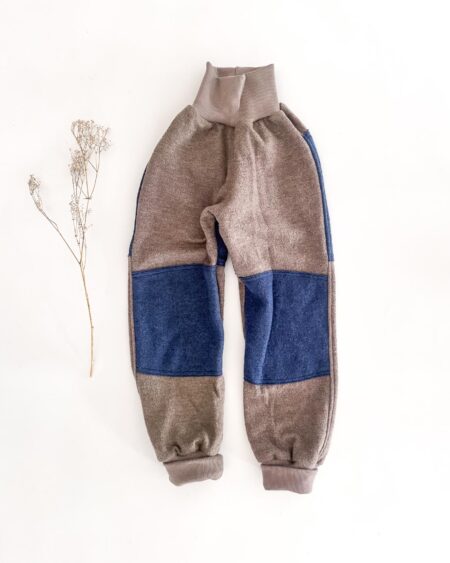 Sofortkauf: Merino Walkhose in Taupe mit Po- und Knie in Jeansblau, Gr. 128/134