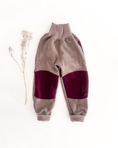 Sofortkauf: Merino Walkhose in Taupe mit Po- und Knie in Beere, Gr. 104/110